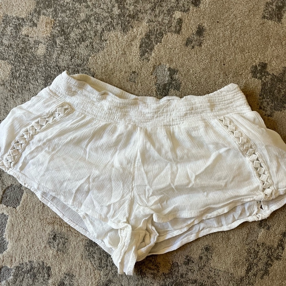 ONIELL white beachy shorts